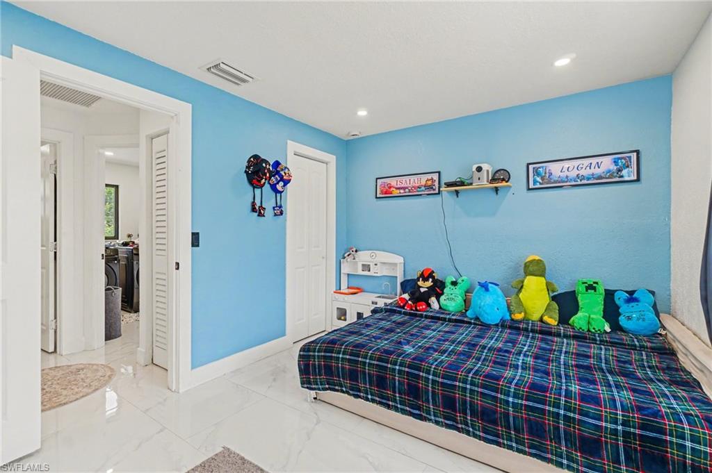 HOLEUSA ESTATES - Residential