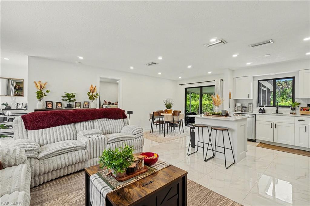 HOLEUSA ESTATES - Residential