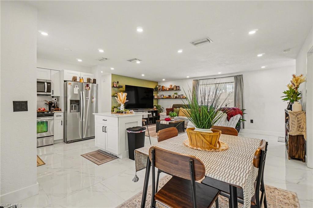 HOLEUSA ESTATES - Residential