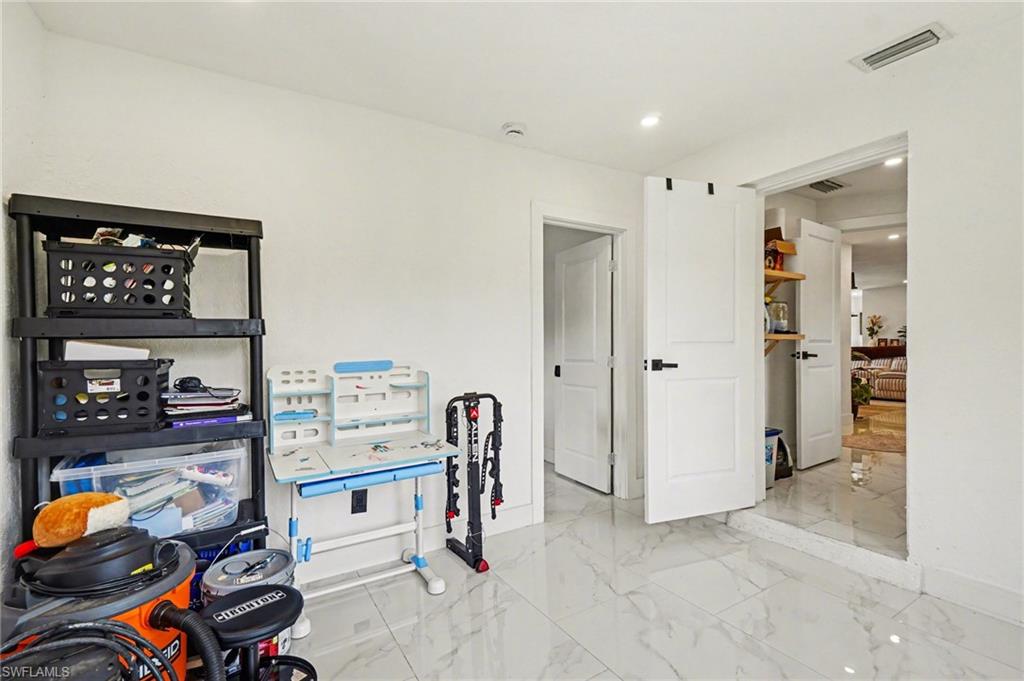 HOLEUSA ESTATES - Residential