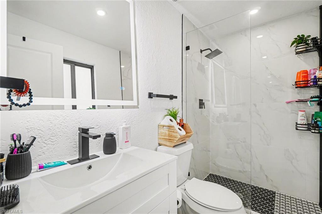 HOLEUSA ESTATES - Residential