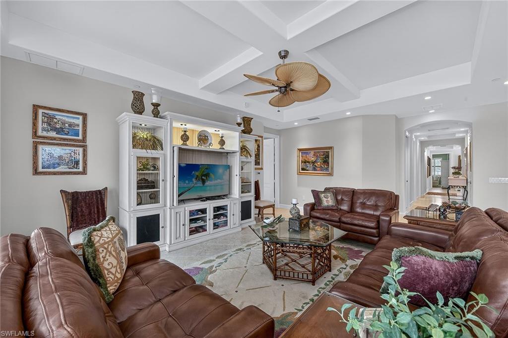 580 Avellino Isles CIR 201