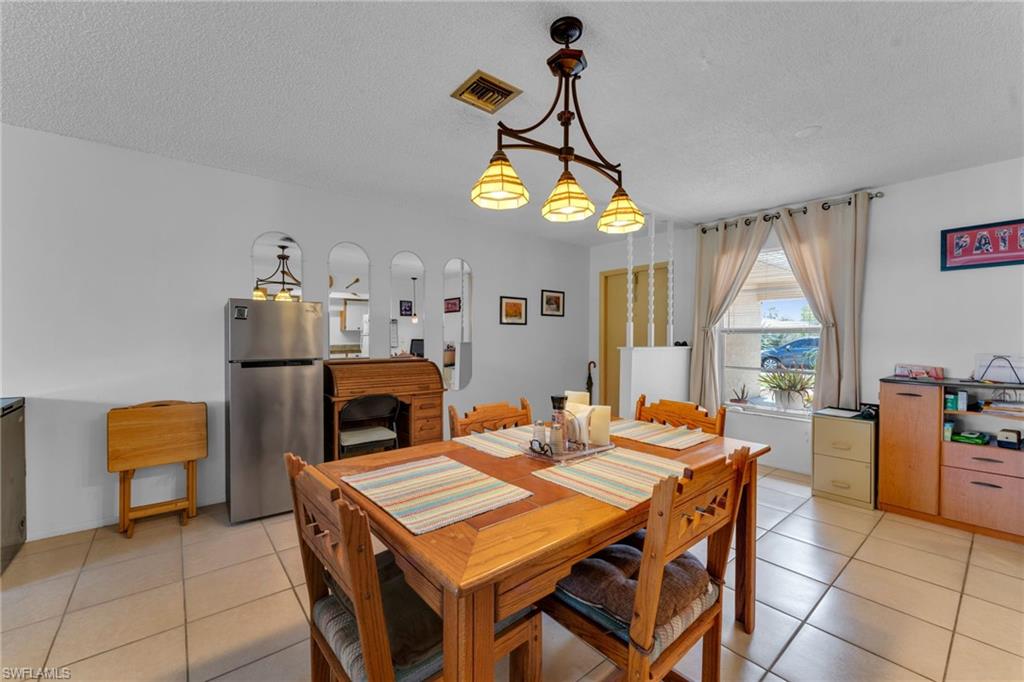 PALM TREE CONDO - Residential