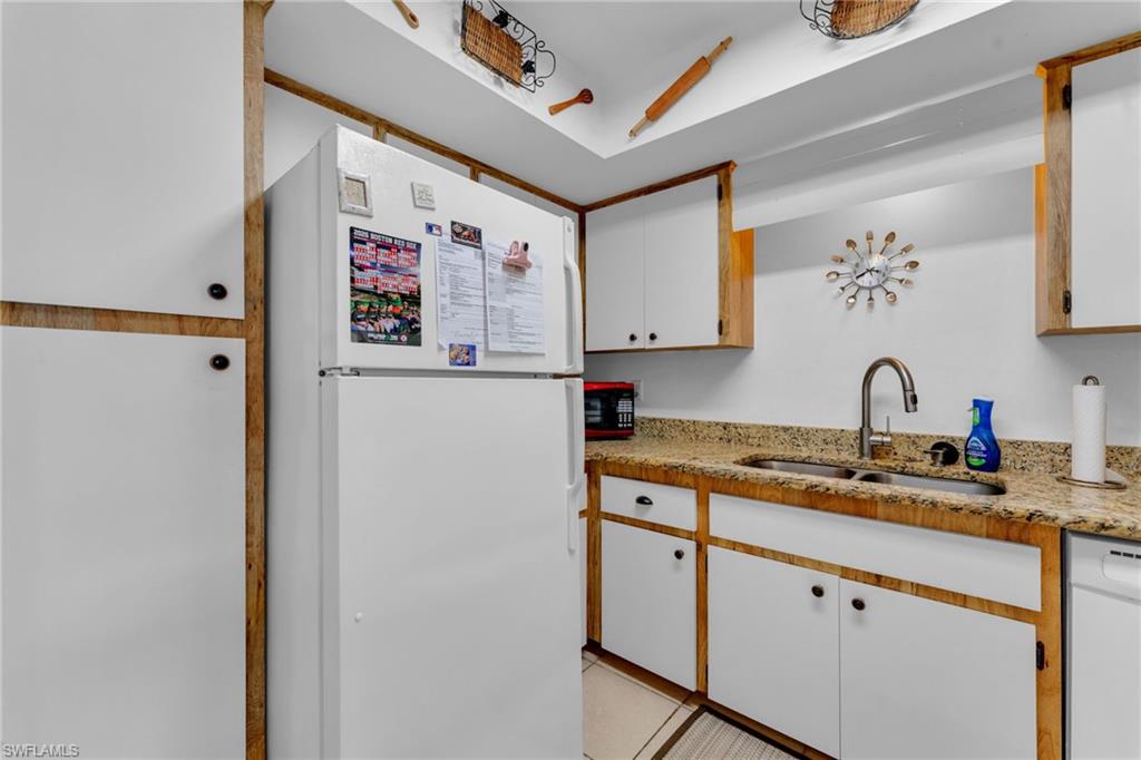 PALM TREE CONDO - Residential