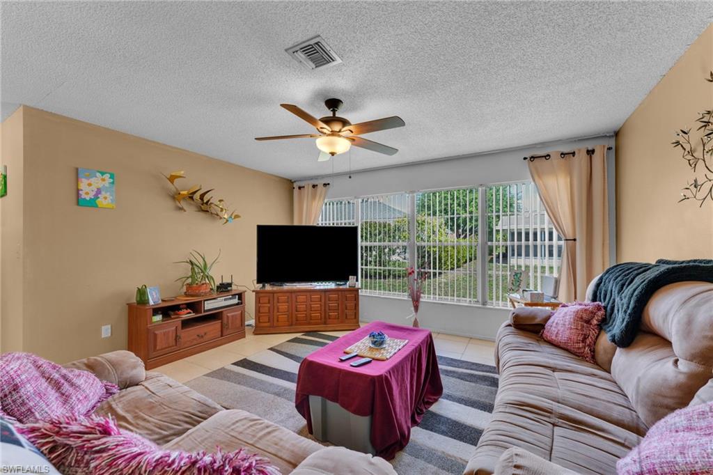 PALM TREE CONDO - Residential