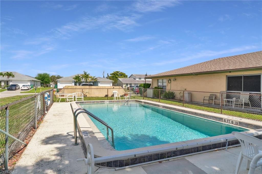 PALM TREE CONDO - Residential