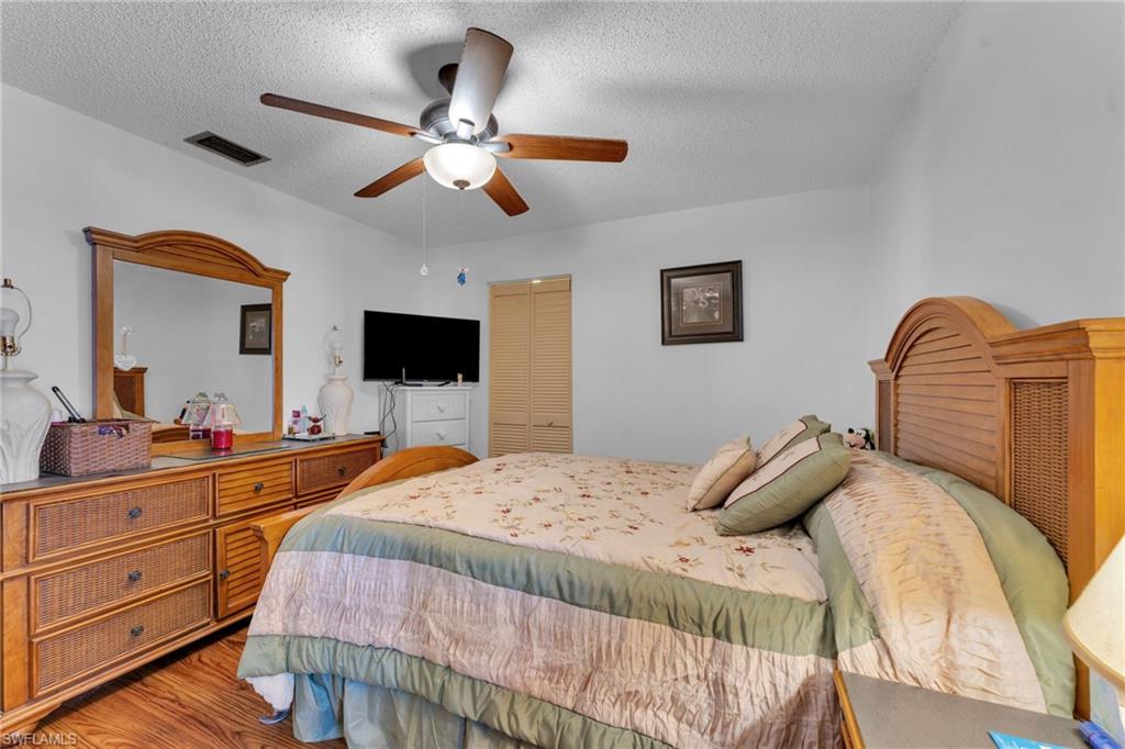 PALM TREE CONDO - Residential