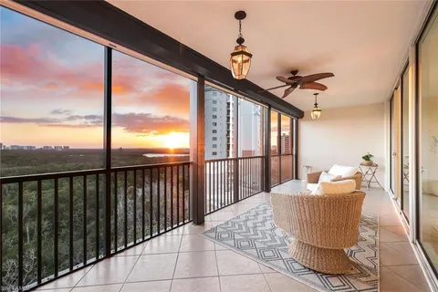 455 Cove Tower Dr Unit 902, Naples, FL 34110 - #: 224093315