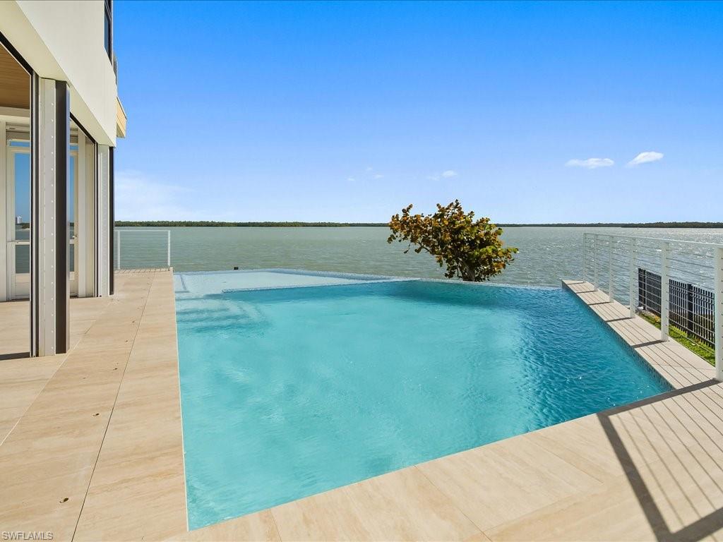 MARCO BEACH - Residential