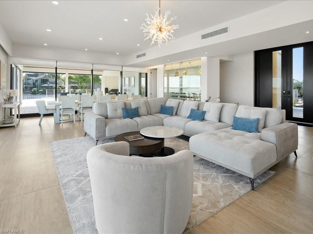 MARCO BEACH - Residential