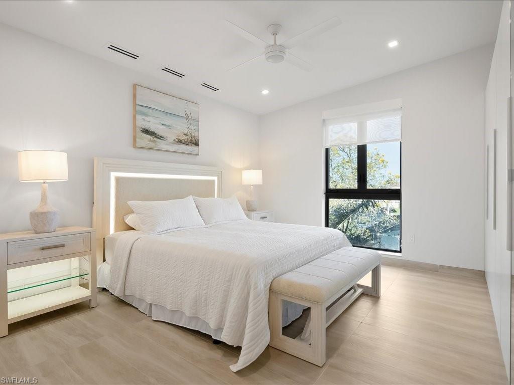 MARCO BEACH - Residential