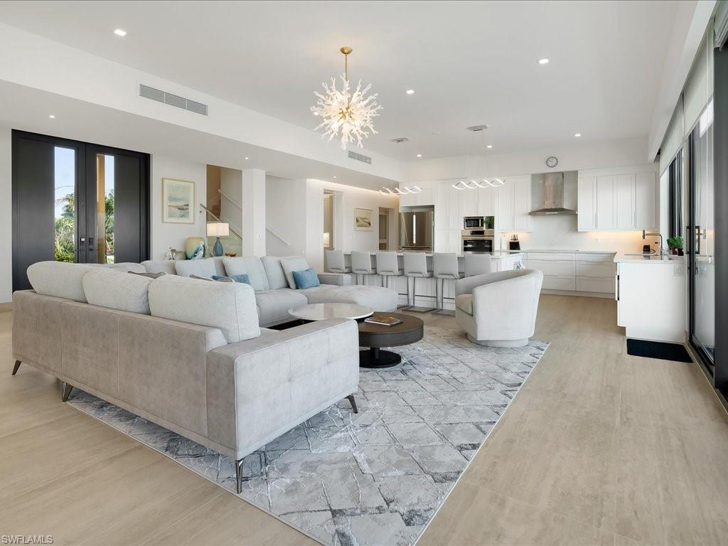 MARCO BEACH - Residential