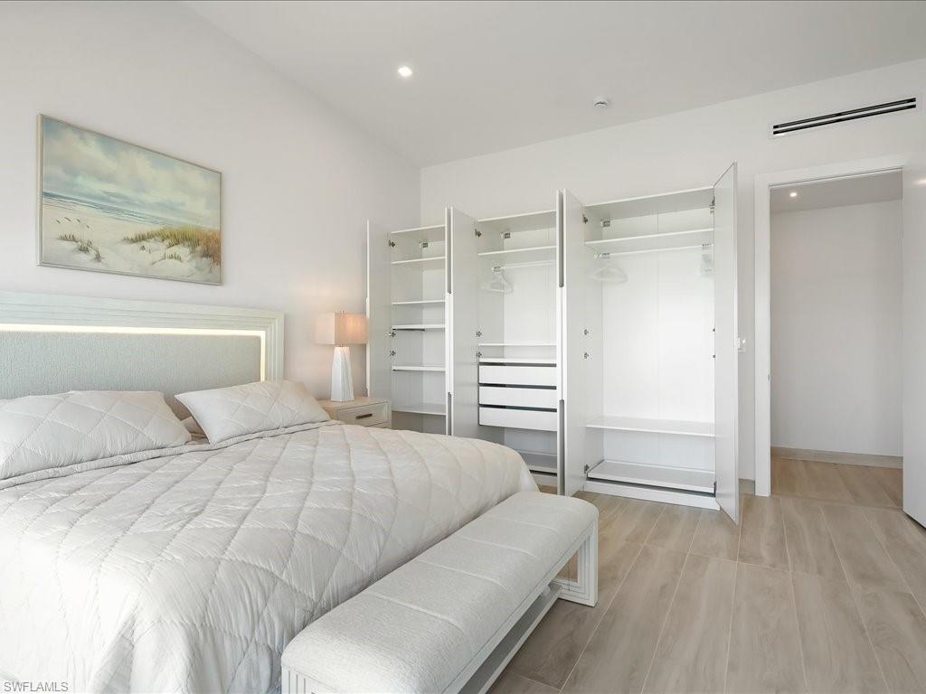 MARCO BEACH - Residential