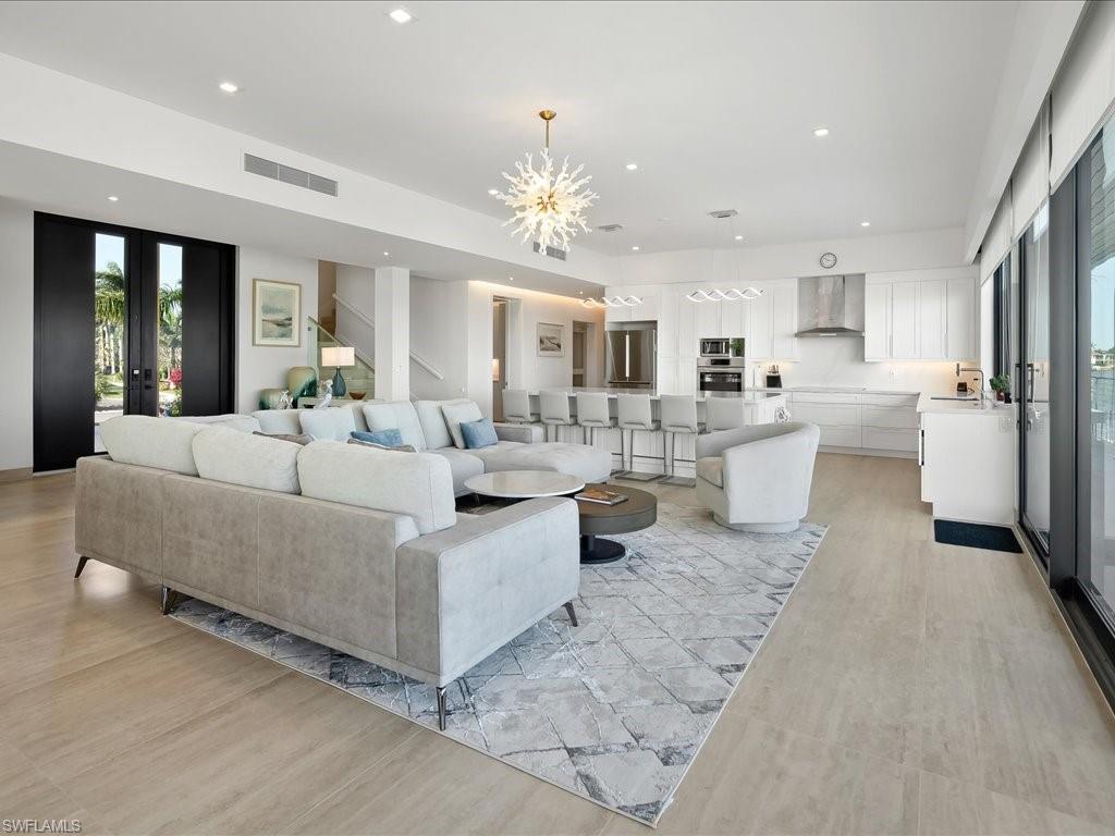 MARCO BEACH - Residential