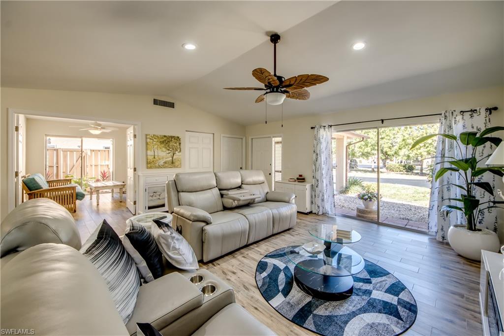 ROYAL WOODS - Residential