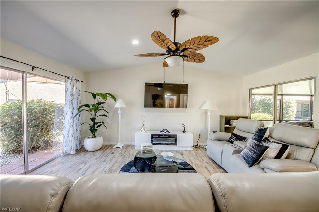 ROYAL WOODS - Residential