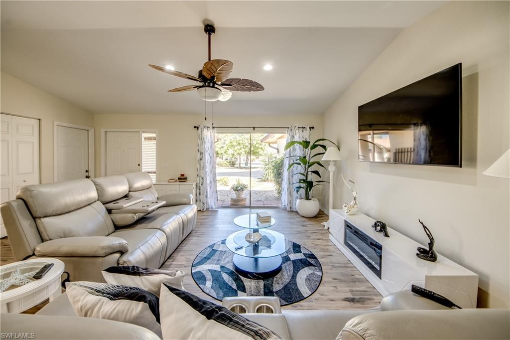 ROYAL WOODS - Residential