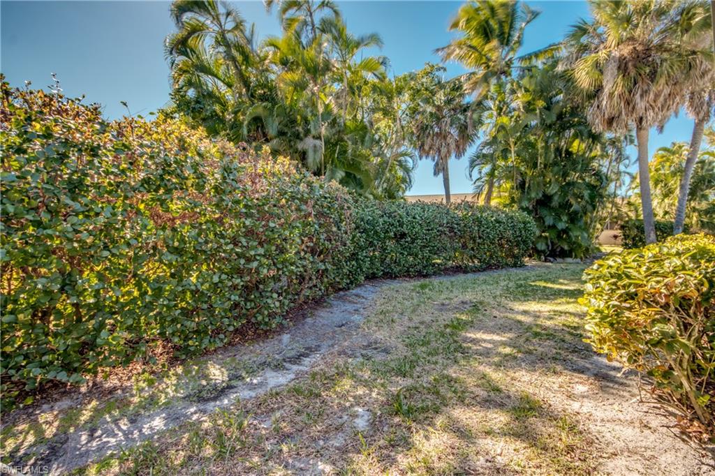 ROYAL WOODS - Residential