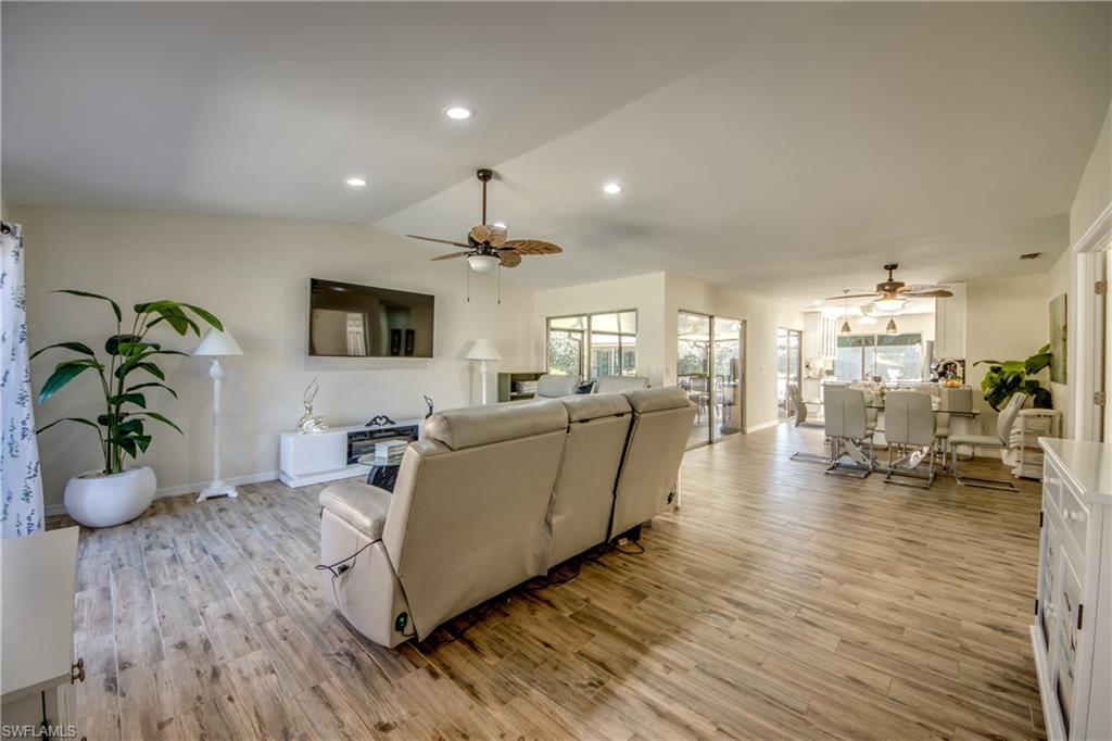 ROYAL WOODS - Residential