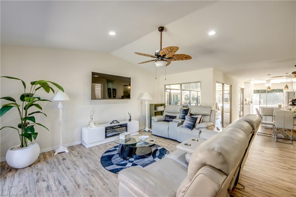 ROYAL WOODS - Residential