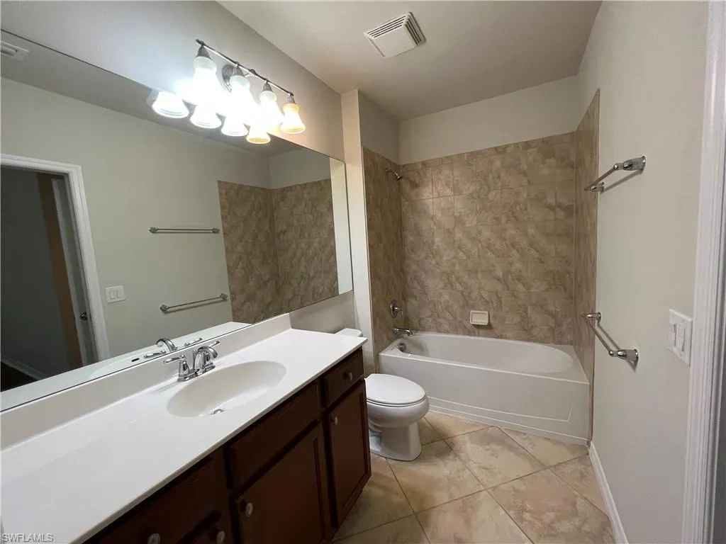 Bonita Springs, Florida 34135, United States, 3 Bedrooms Bedrooms, ,3 BathroomsBathrooms,Residential,Active,117913