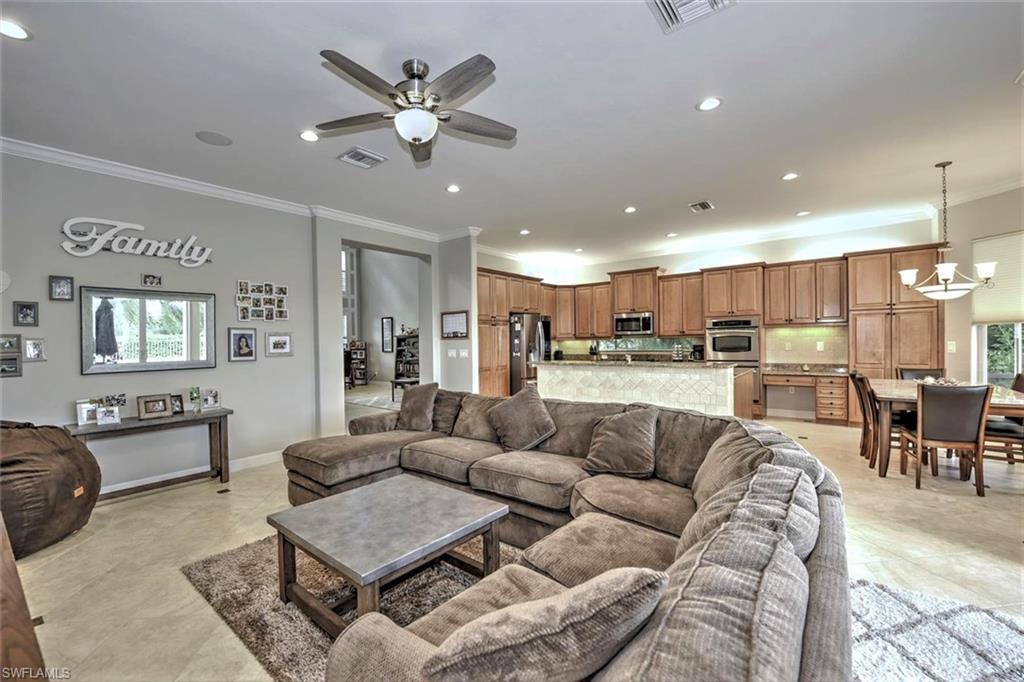 SATURNIA LAKES - Residential