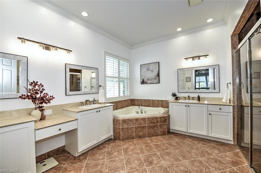 SATURNIA LAKES - Residential