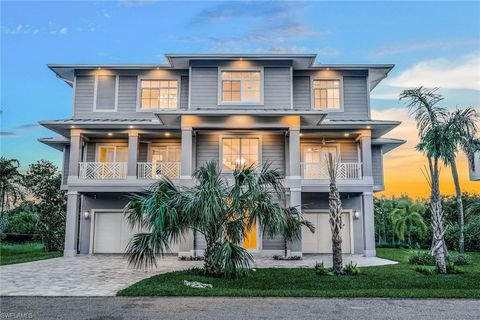 A home in MARCO ISLAND