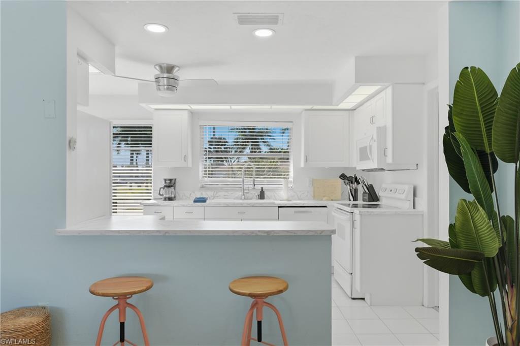 COUNTRY CLUB - Residential Lease