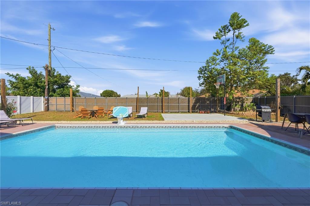 COUNTRY CLUB - Residential Lease