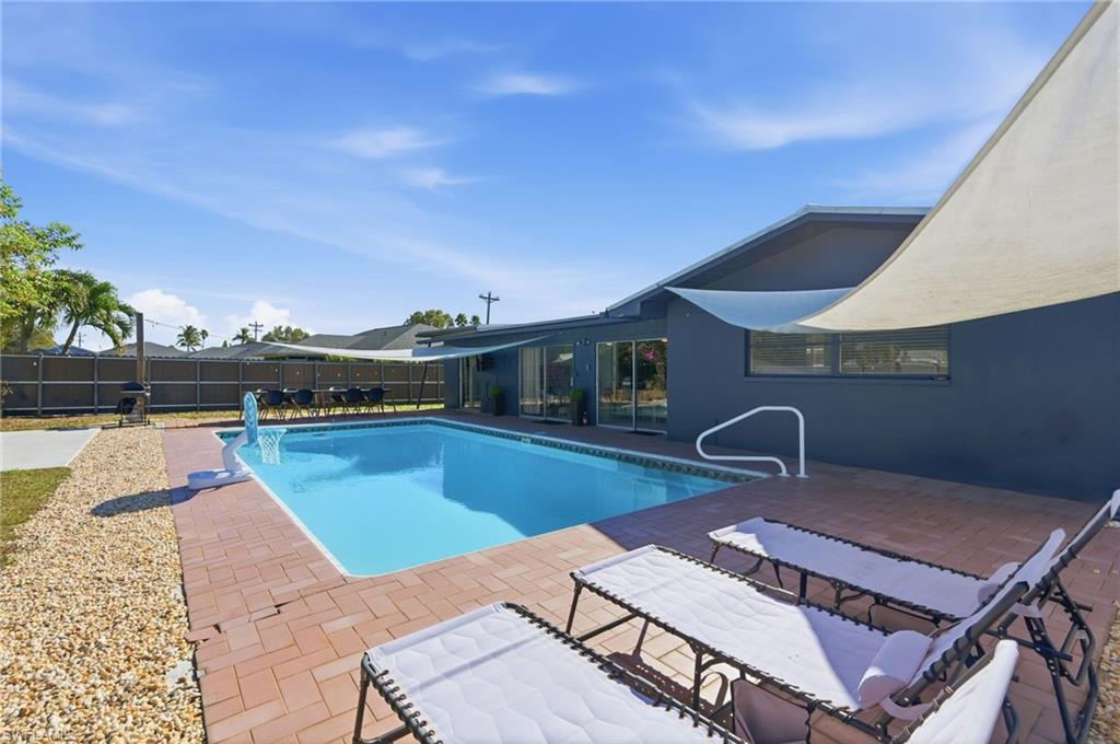 COUNTRY CLUB - Residential Lease