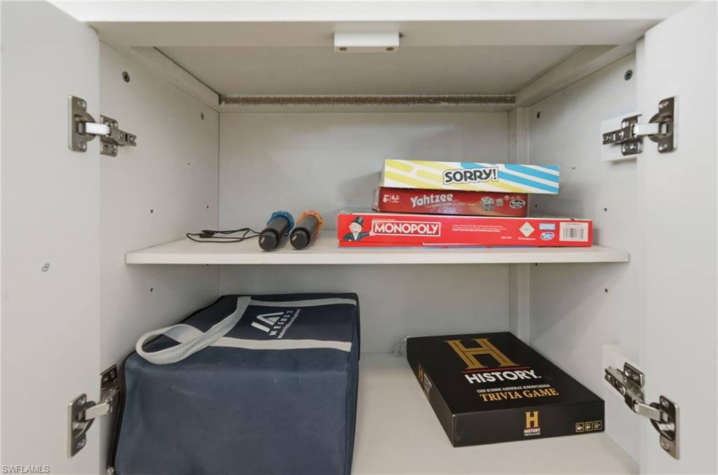 COUNTRY CLUB - Residential Lease