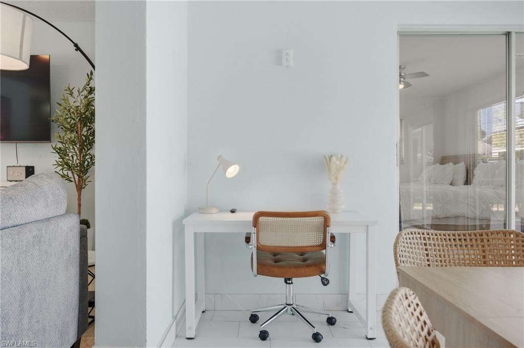 COUNTRY CLUB - Residential Lease