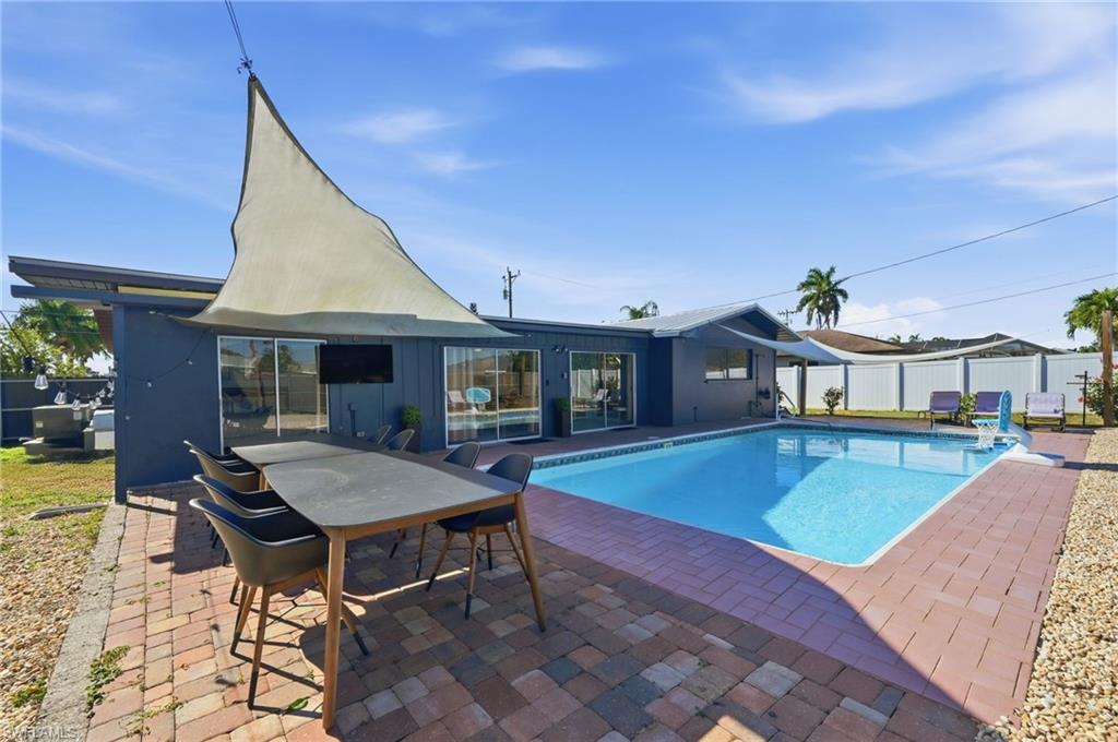 COUNTRY CLUB - Residential Lease