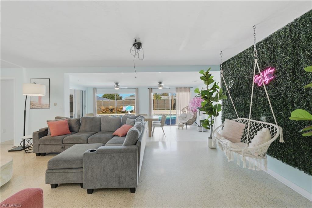 COUNTRY CLUB - Residential Lease