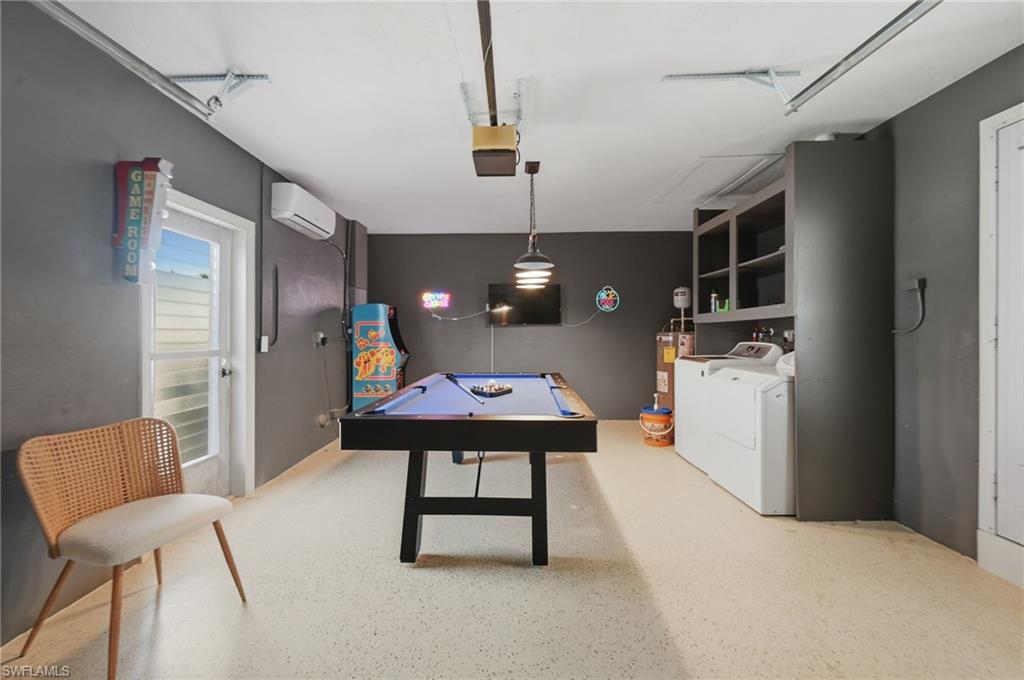 COUNTRY CLUB - Residential Lease