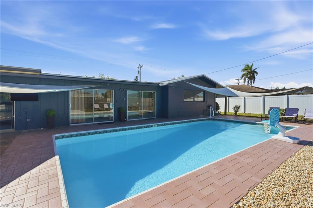 COUNTRY CLUB - Residential Lease