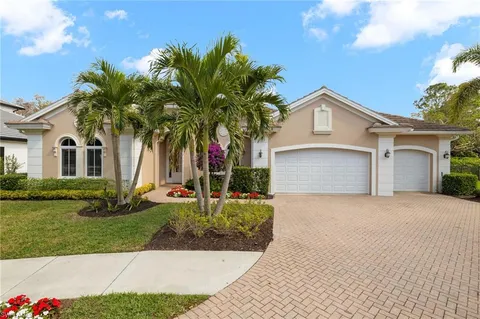 372 Cypress Way W, Naples, FL 34110 - #: 225007004