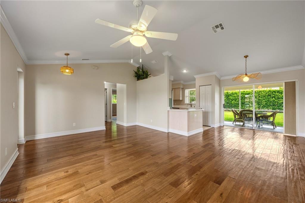 VARSITY LAKES - Residential