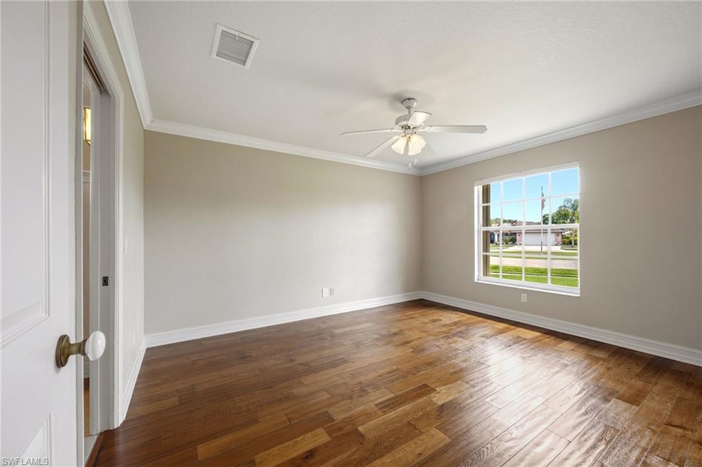 VARSITY LAKES - Residential