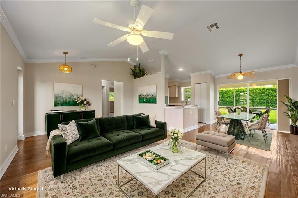 VARSITY LAKES - Residential