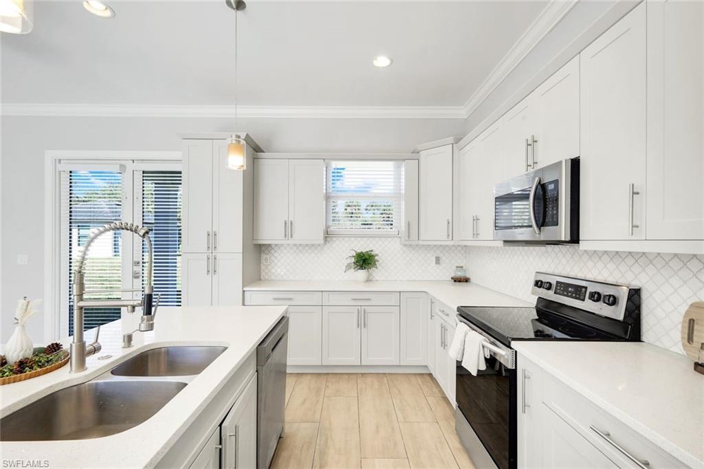 GOLDEN GATE ESTATES - Residential