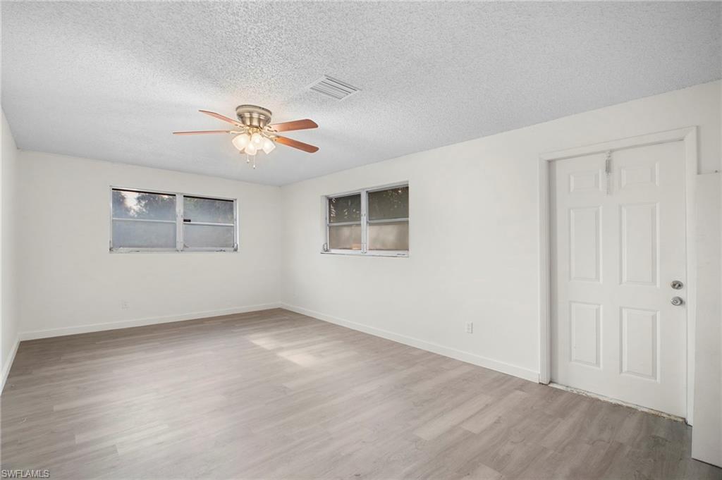 SAN CARLOS PARK - Residential