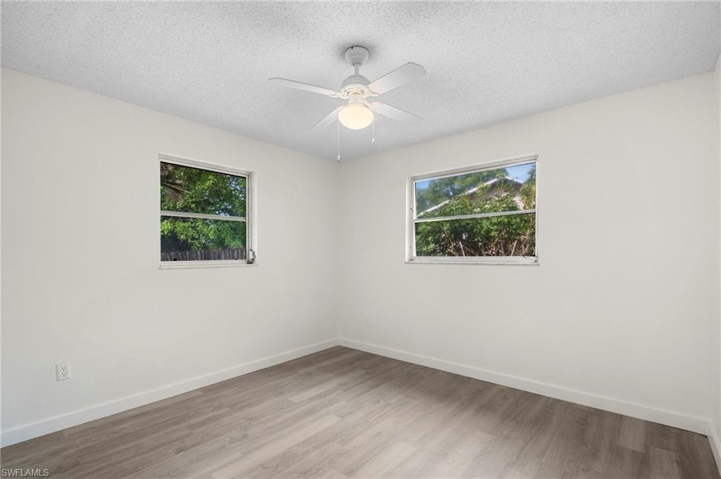 SAN CARLOS PARK - Residential