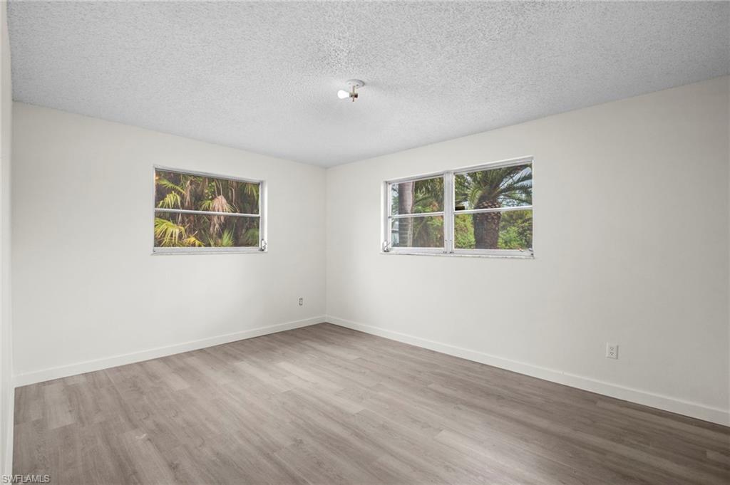 SAN CARLOS PARK - Residential