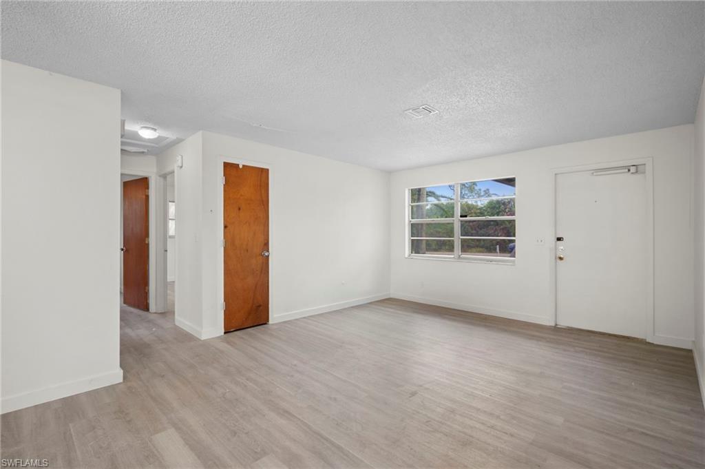 SAN CARLOS PARK - Residential