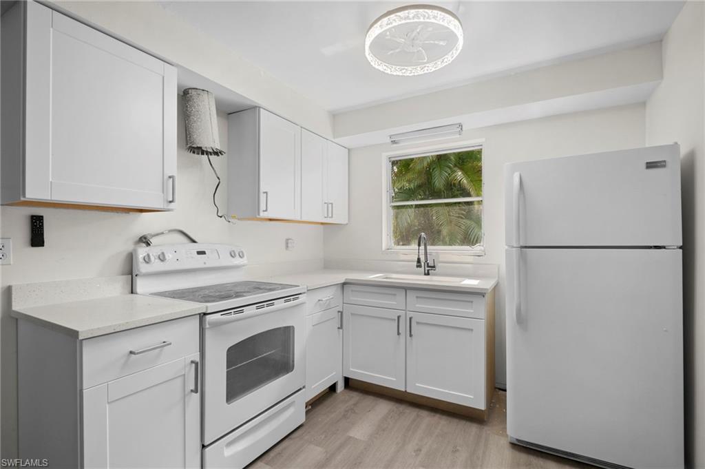 SAN CARLOS PARK - Residential