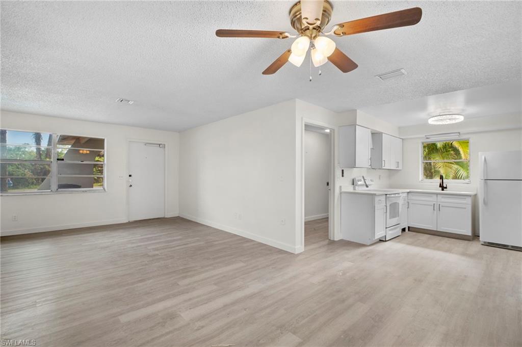 SAN CARLOS PARK - Residential