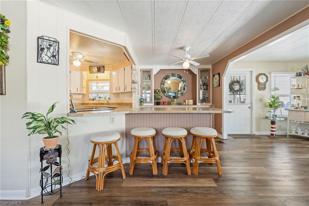 SIX LAKES COUNTRY CLUB - Residential