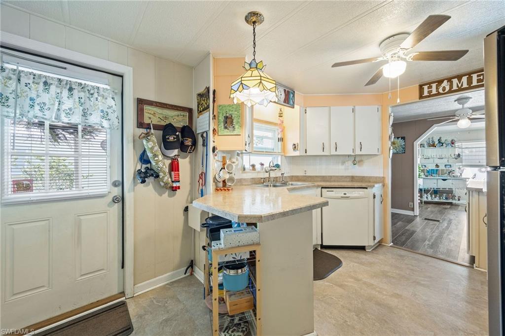 SIX LAKES COUNTRY CLUB - Residential